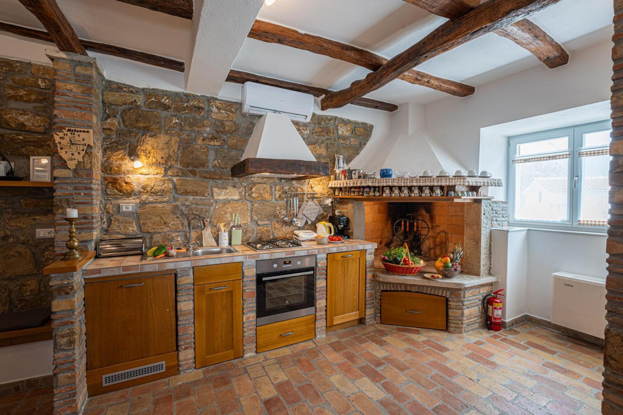 ליבאדה Holiday Home Belveder Motovun With Heated Pool מראה חיצוני תמונה