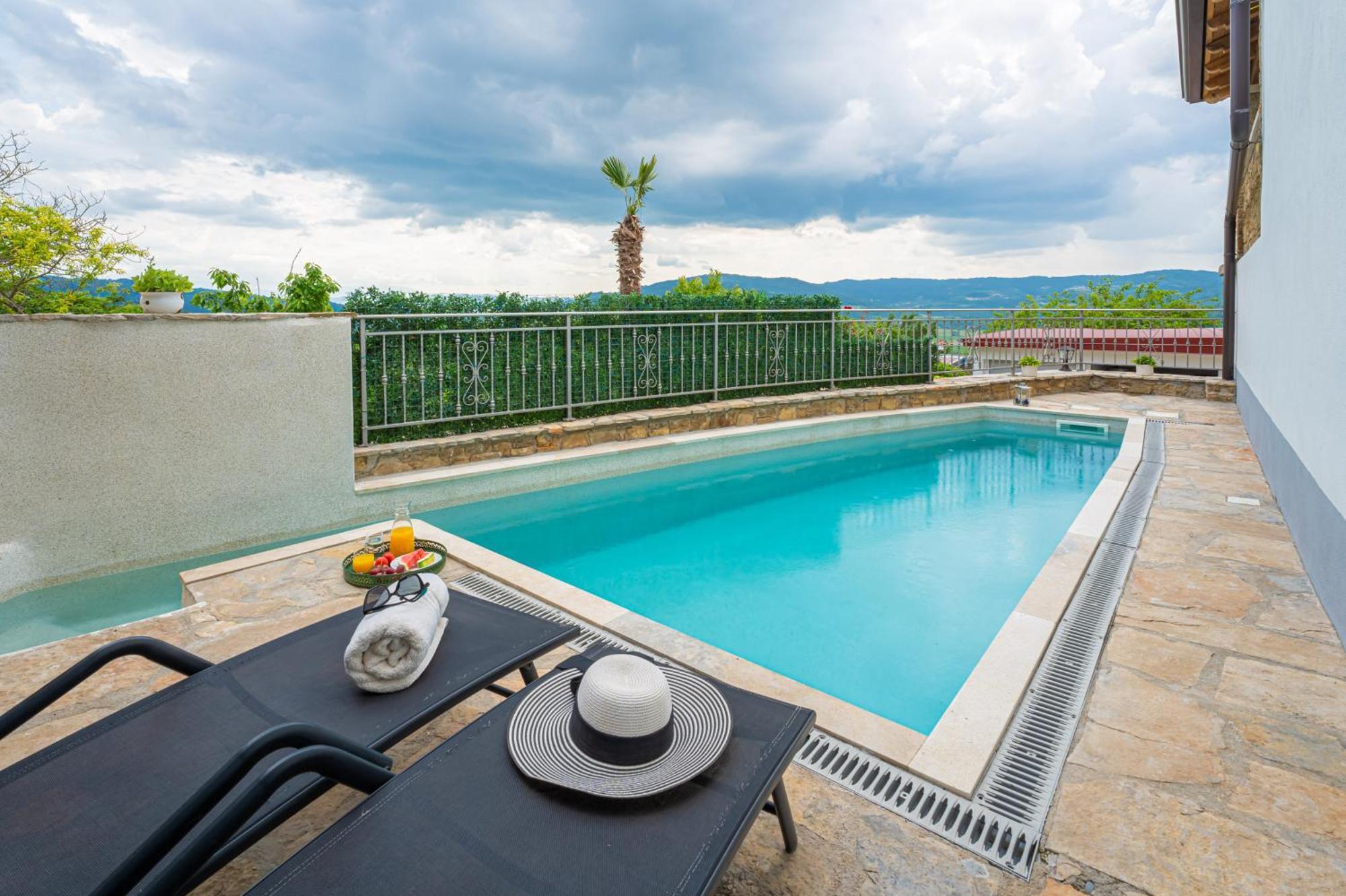 ליבאדה Holiday Home Belveder Motovun With Heated Pool מראה חיצוני תמונה