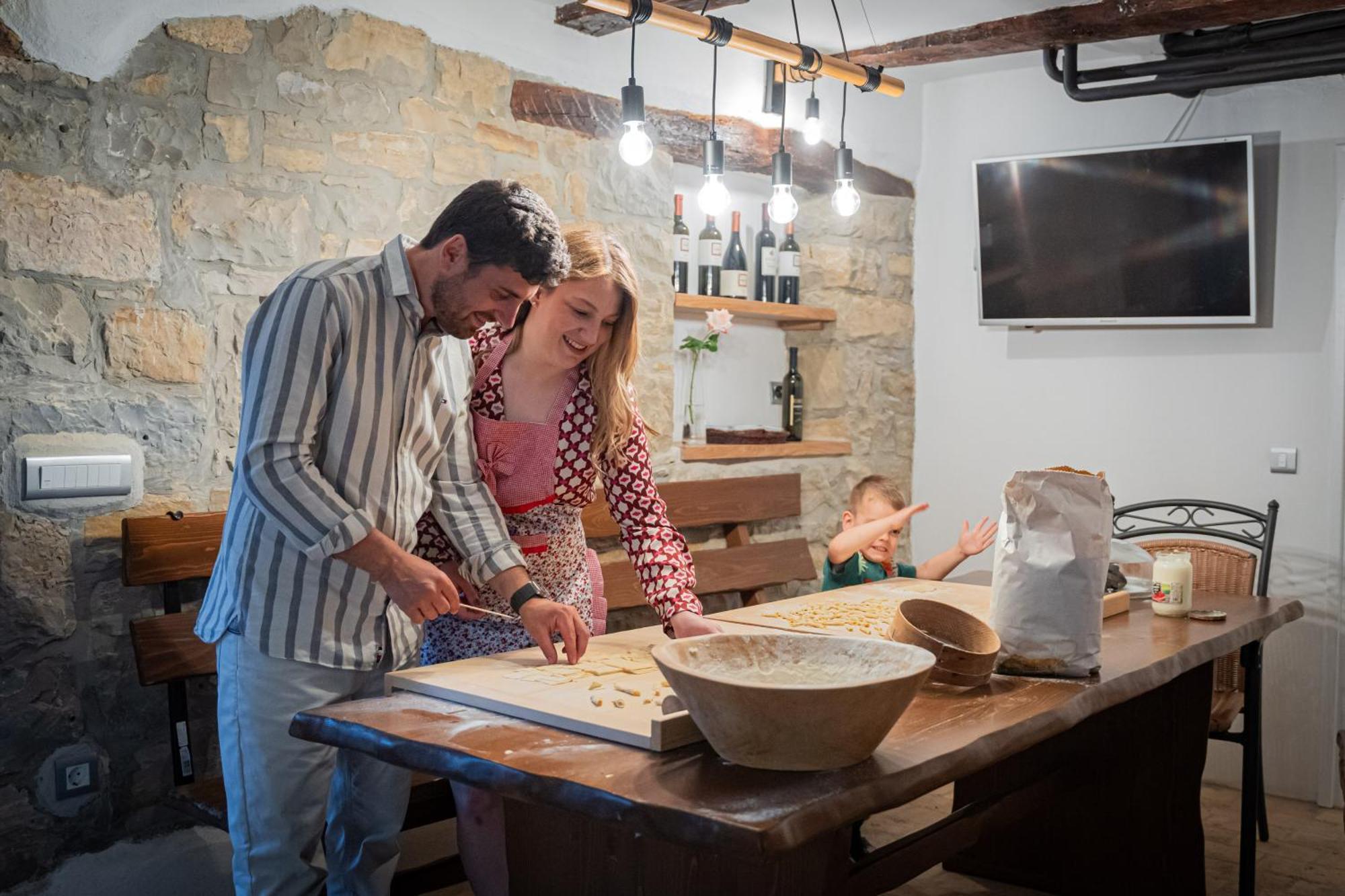 ליבאדה Holiday Home Belveder Motovun With Heated Pool מראה חיצוני תמונה