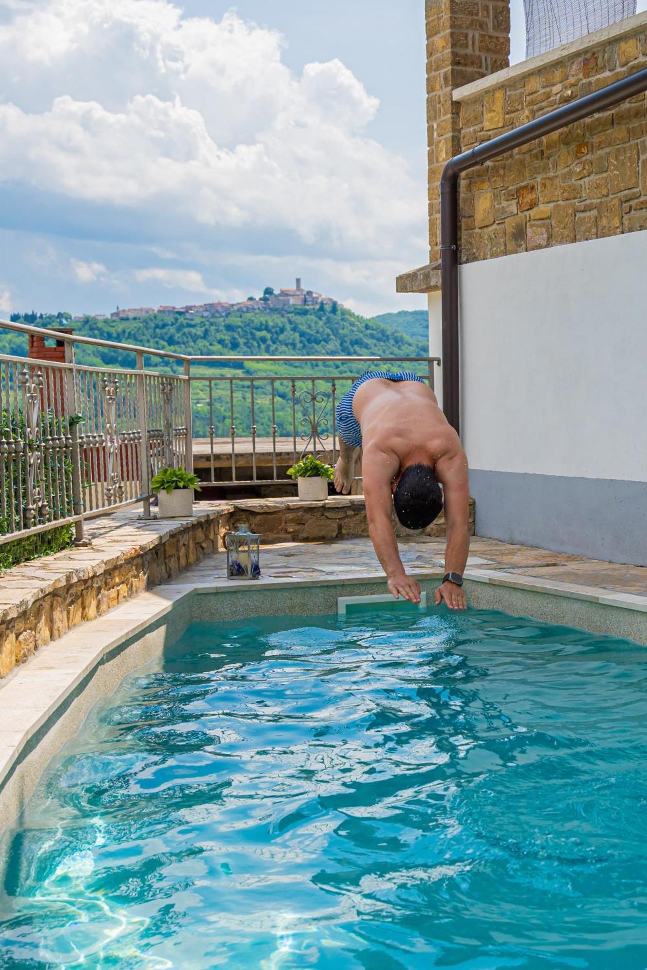 ליבאדה Holiday Home Belveder Motovun With Heated Pool מראה חיצוני תמונה