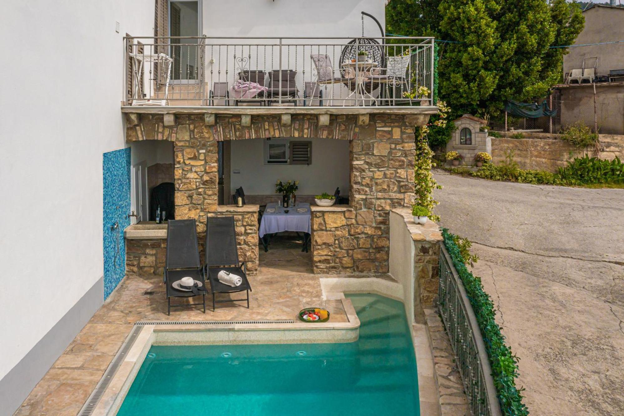 ליבאדה Holiday Home Belveder Motovun With Heated Pool מראה חיצוני תמונה