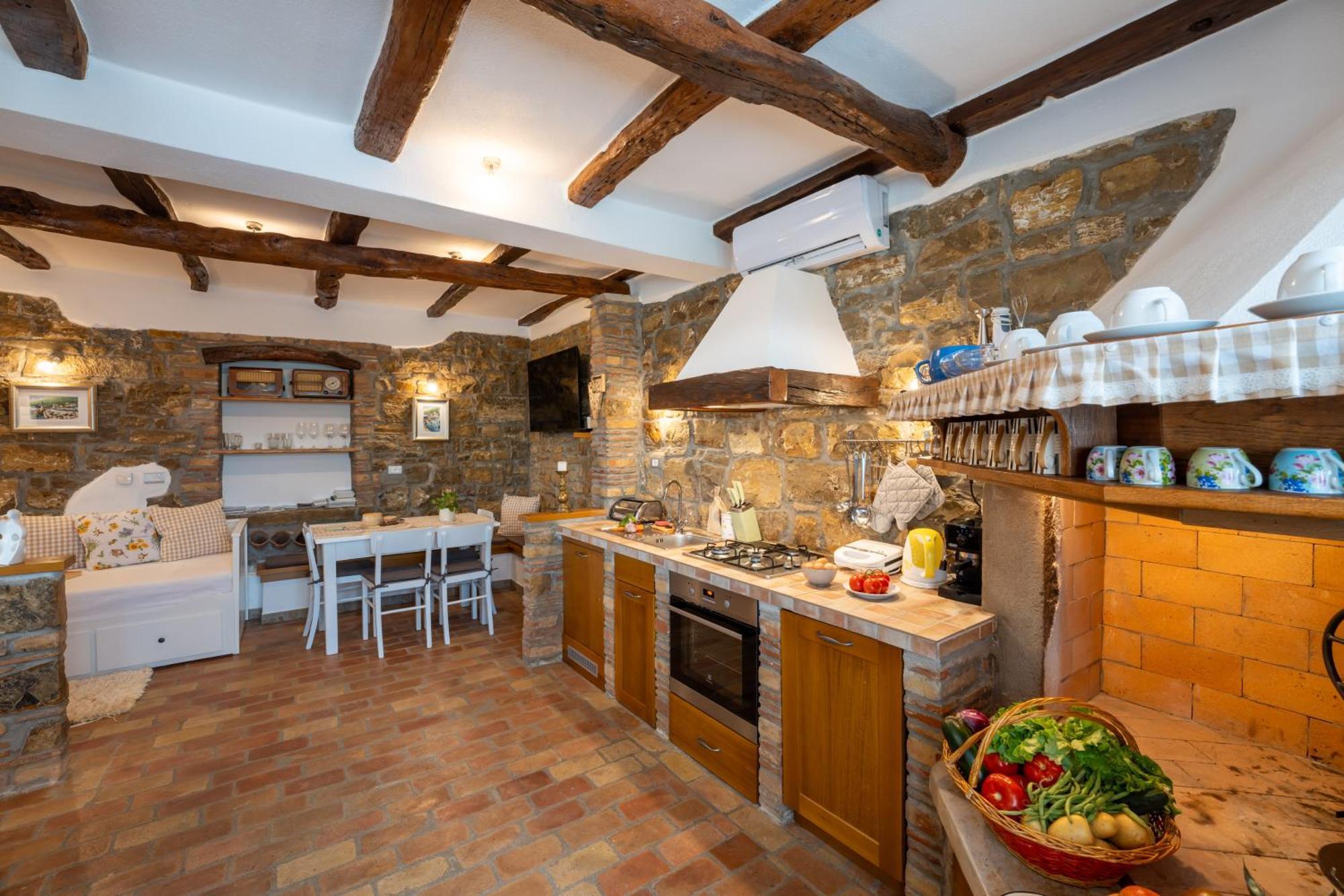 ליבאדה Holiday Home Belveder Motovun With Heated Pool מראה חיצוני תמונה