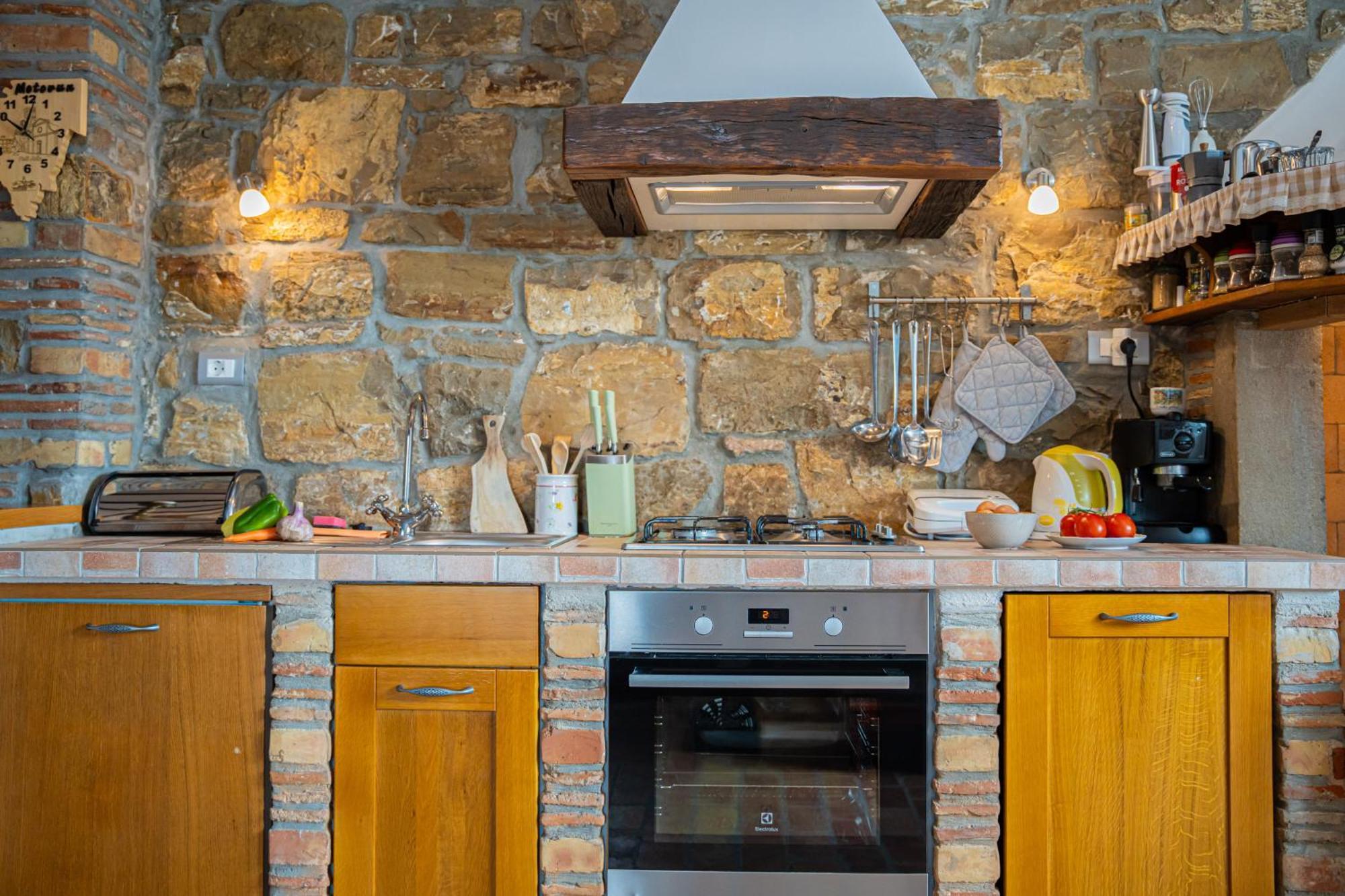 ליבאדה Holiday Home Belveder Motovun With Heated Pool מראה חיצוני תמונה