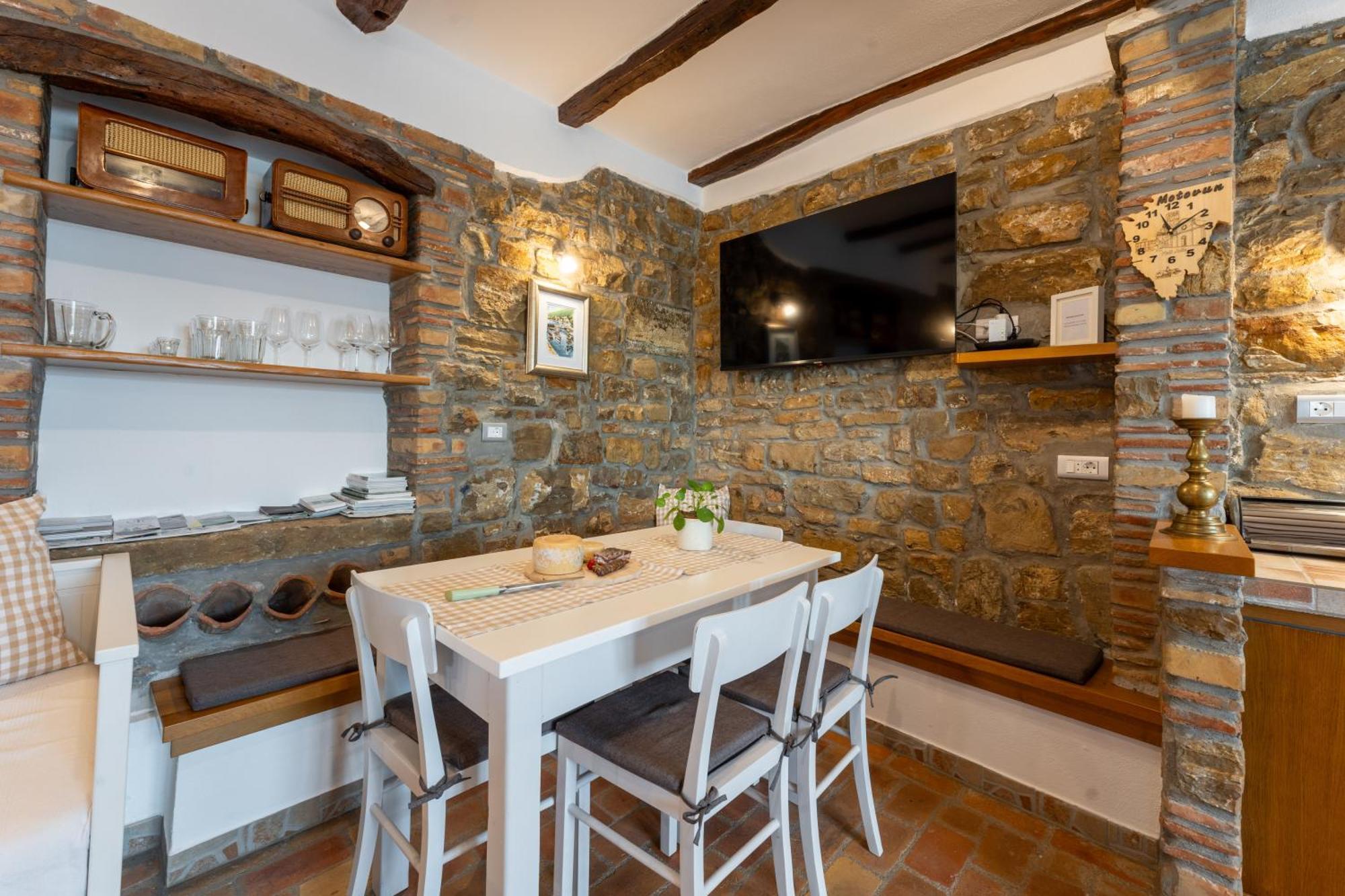 ליבאדה Holiday Home Belveder Motovun With Heated Pool מראה חיצוני תמונה