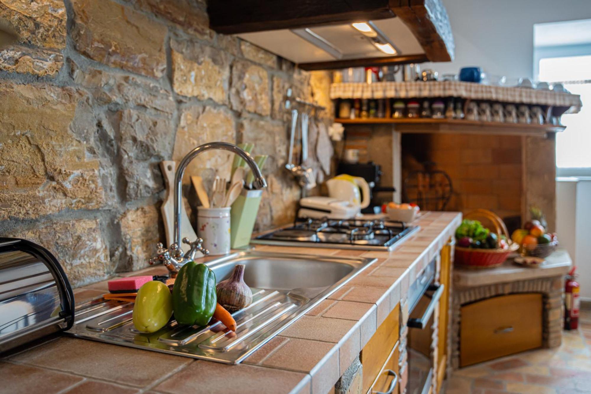 ליבאדה Holiday Home Belveder Motovun With Heated Pool מראה חיצוני תמונה