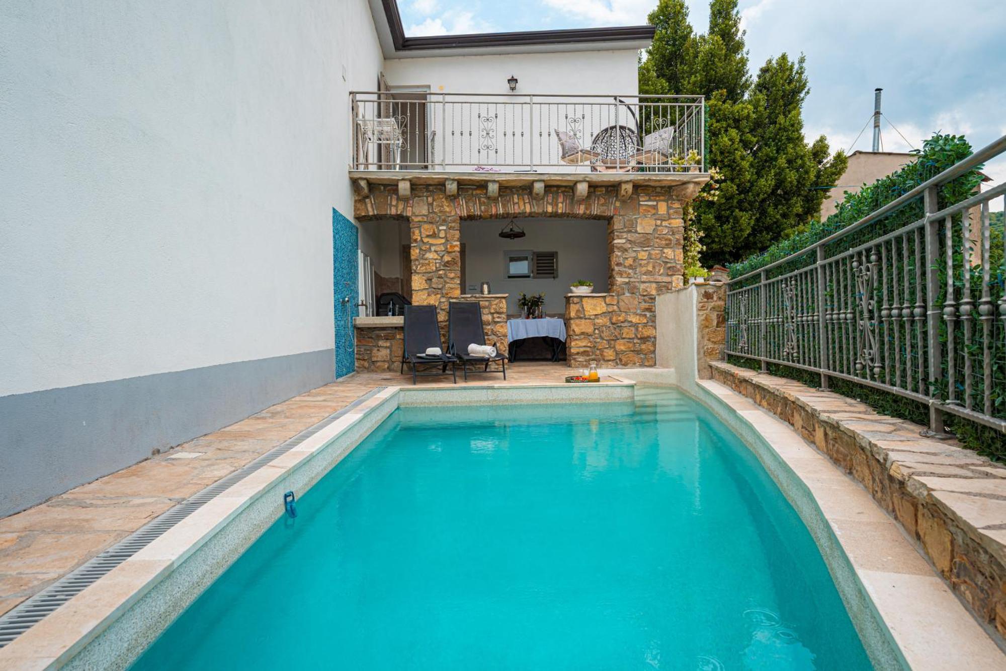 ליבאדה Holiday Home Belveder Motovun With Heated Pool מראה חיצוני תמונה